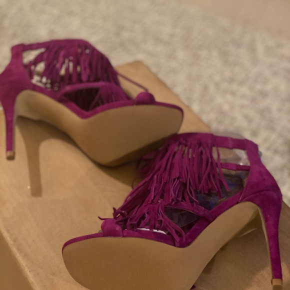 Beautiful Fringe Heels - Picture 2 of 5